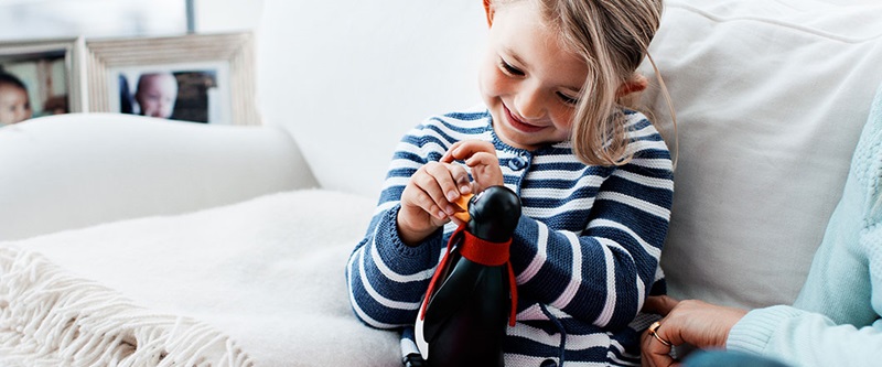 Young girl with Pondus toy