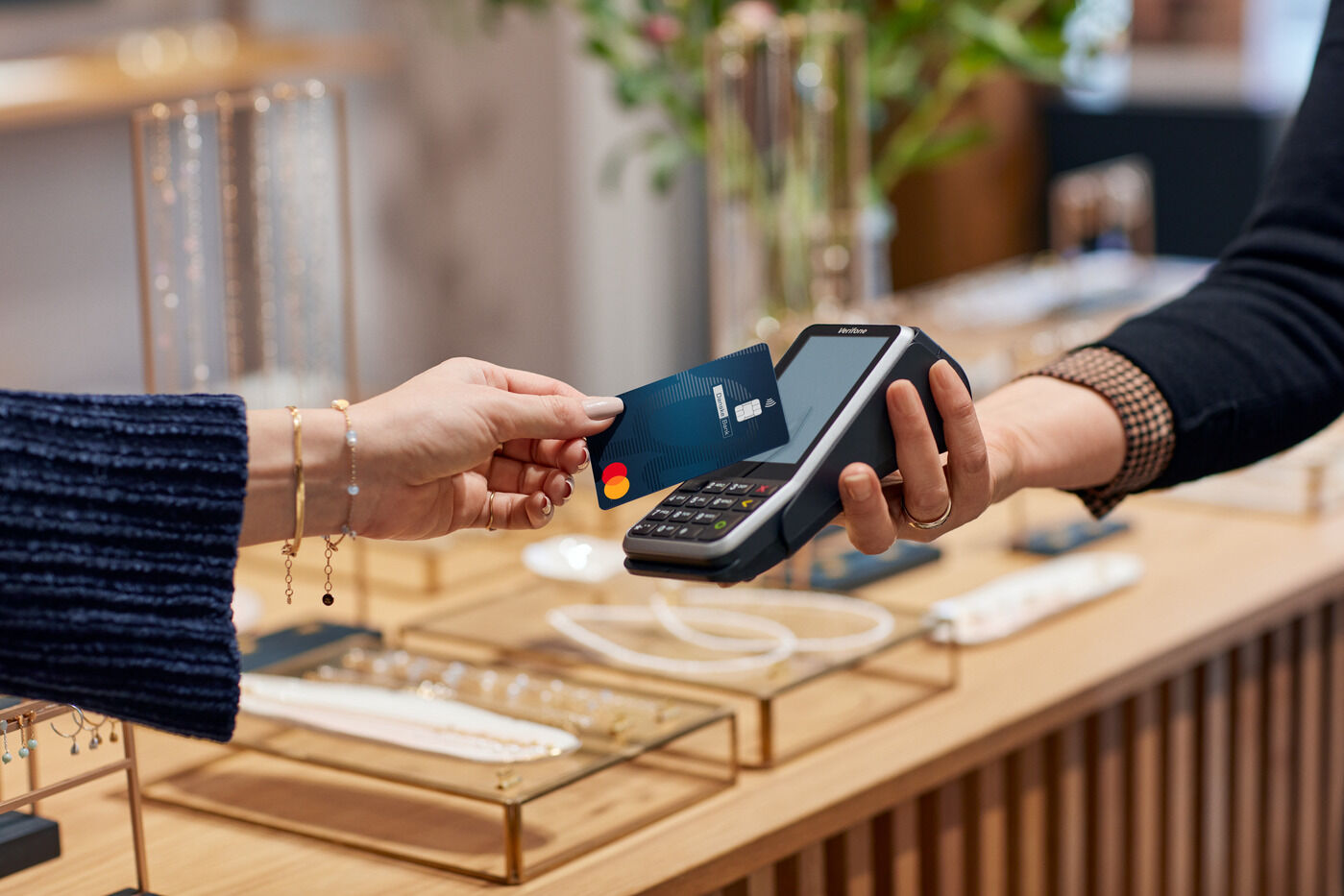Contactless payment with credit card